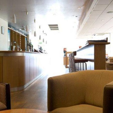 Holiday Inn Express Manchester Airport Ringway Exteriör bild