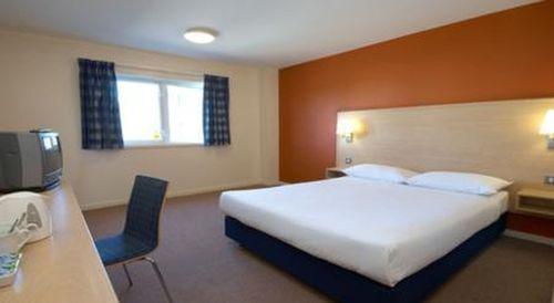 Holiday Inn Express Manchester Airport Ringway Exteriör bild
